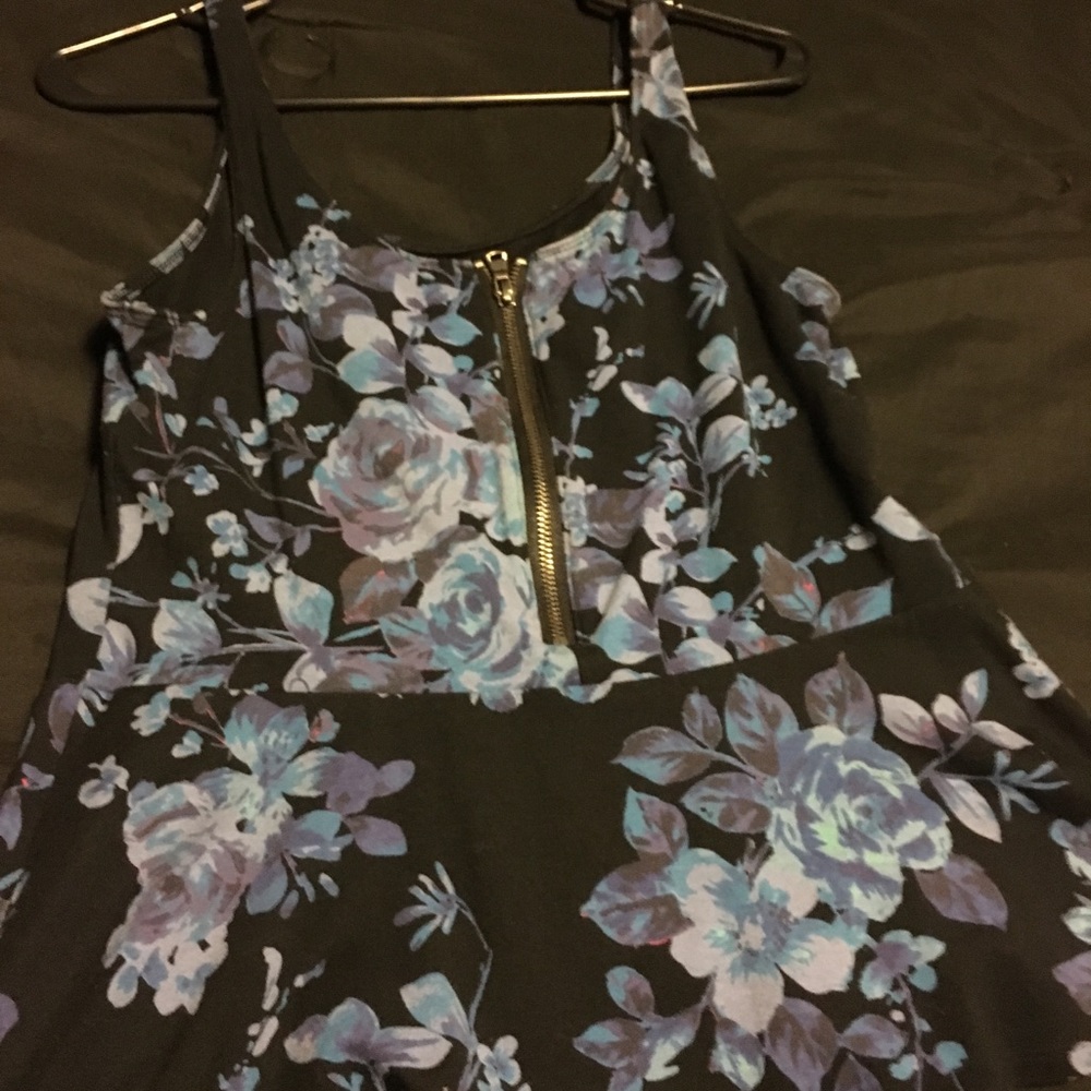 Shirt - Picture 3 of 4